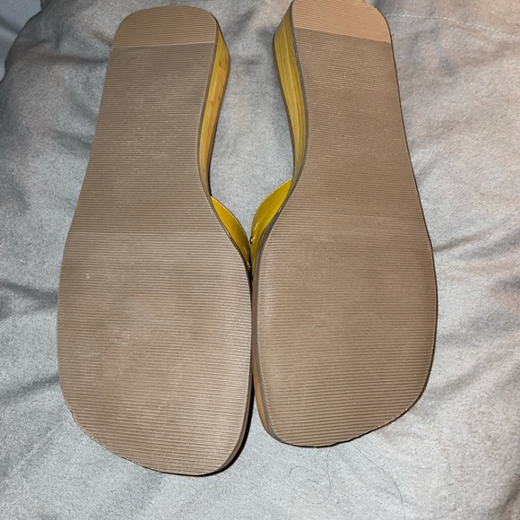 Sandals by Nevada, Yellow/Orange Low Heel, Sz 9 - Picture 4 of 13